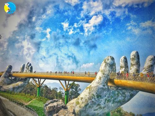 岘港市金桥被评为世界最美桥梁之一。图自互联网