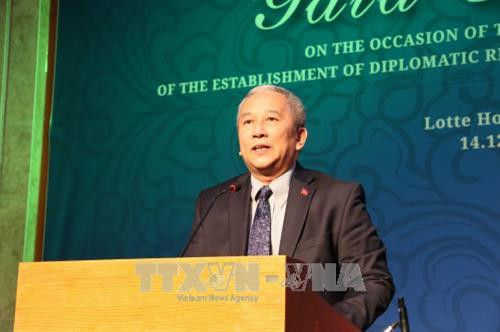 越南驻韩国大使阮武秀发表讲话。(图片来源:越通社) 越南驻韩国大使阮武秀发表讲话。(图片来源:越通社)