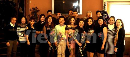 旅居捷克越南人协会领导班子。（图片来源：越通社）