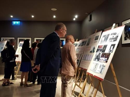 旅法越南人协会与胡志明博物馆在法国联合举行图片展。图自越通社