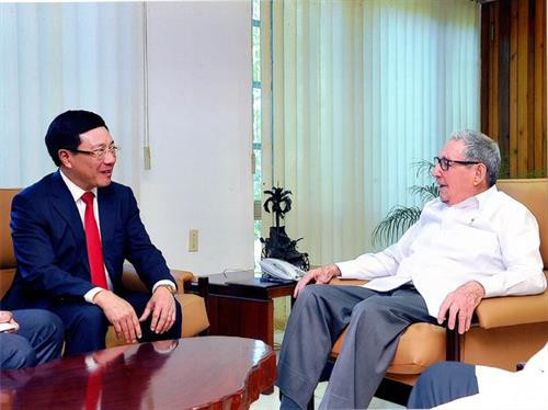 范平明会见古巴共产党中央委员会第一书记劳尔·卡斯特罗·鲁斯。图自越通社