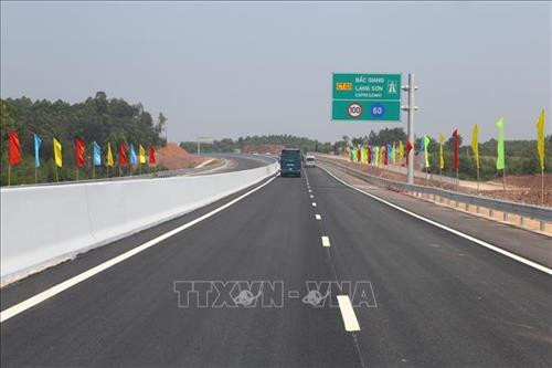 北江-谅山高速公路正式通车。图自越通社