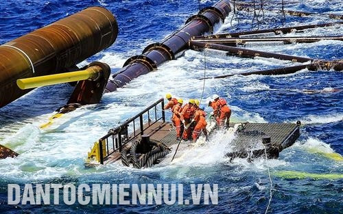 胜过风浪。图:越苏石油联营公司陈玉盛摄 胜过风浪。图:越苏石油联营公司陈玉盛摄