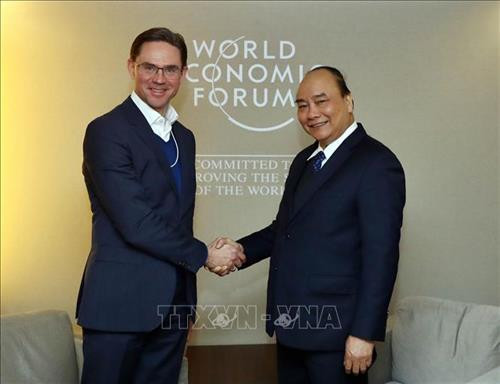 阮春福会见欧洲委员会副主席卡泰宁。图自越通社