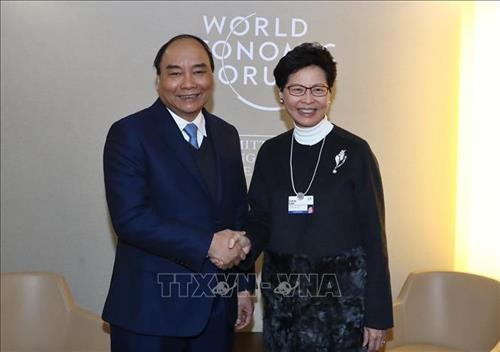 阮春福会见会见中国香港特别行政区行政长官林郑月娥。图自越通社