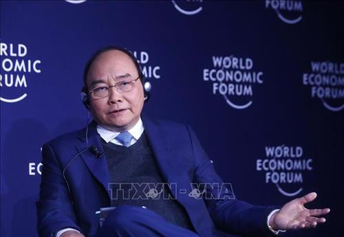 越南政府总理阮春福在对话会上发言。图自越通社