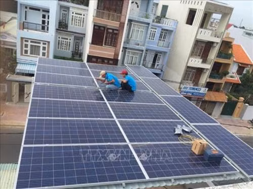 岘港市出售屋顶太阳能的客户数量位居中部和西原地区第一。图自越通社