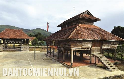 布娄族的龙屋。