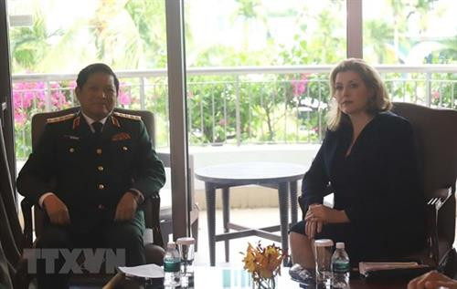 吴春历会见英国国防部长彭妮·莫当特。图自越通社 吴春历会见英国国防部长彭妮·莫当特。图自越通社
