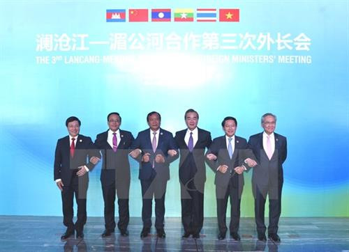 资料图：湄公河-澜沧江合作第三次外长会议于2017年12月在中国云南召开。（图片来源：越通社）