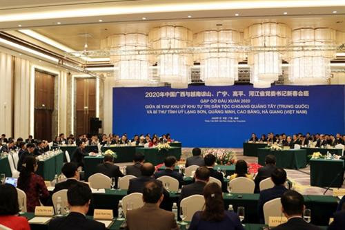 越南边境四省与中国广西党委书记新春会晤场景。图自越通社