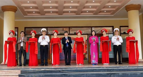 展览会开幕式。图自越通社 展览会开幕式。图自越通社