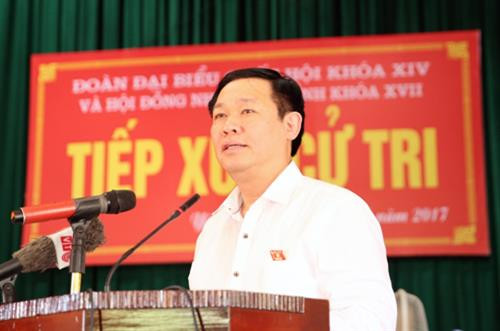 阮庭惠发表讲话。（图片来源：因特网）