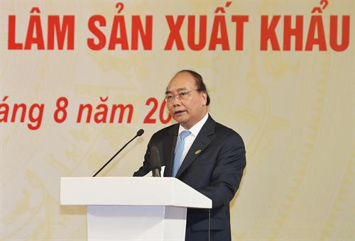 越南政府总理阮春福在会议上发表讲话。图自越通社