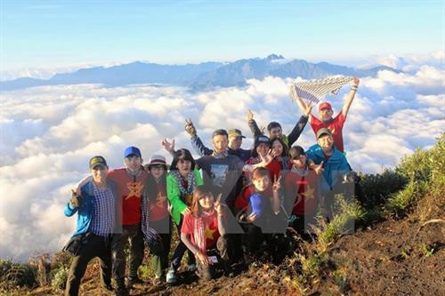 今年上半年，赴老街省旅游的游客量达近300万人次，占年度计划的58.1%，同比增长12.5%。图自越通社