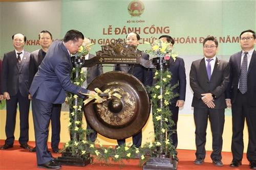 越南证券交易所举行2019年开市敲锣仪式。图自越通社