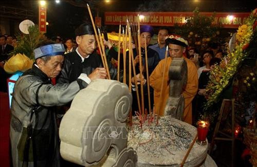 越南太平省2019年陈祠庙会正式开庙。图自越通社