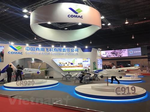 附图 :国际航空展览会。(图片来源:越通社) 附图 :国际航空展览会。(图片来源:越通社)