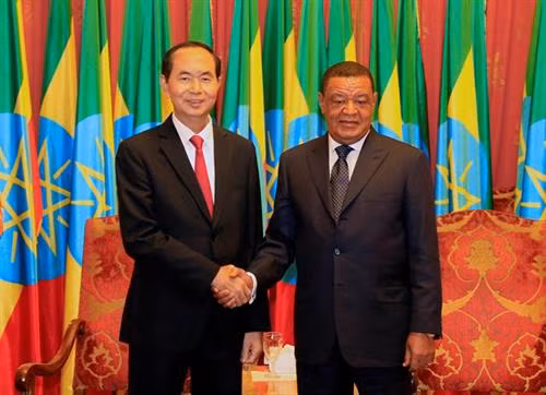 越南国家主席陈大光(左)和埃塞俄比亚总统穆拉图•特肖梅。越通社记者 颜创 摄 越南国家主席陈大光(左)和埃塞俄比亚总统穆拉图•特肖梅。越通社记者 颜创 摄