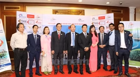 与会代表合影。(图片来源:越通社) 与会代表合影。(图片来源:越通社)