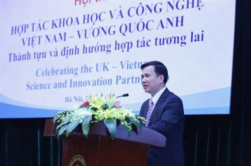 越南科学技术部副部长裴世维在研讨会上发表讲话。图自互联网