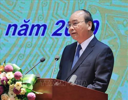越南政府总理阮春福出席会议并发表讲话。图自越通社