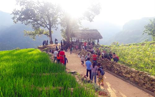 老街省八杀县伊子乡已成为颇受国内外游客欢迎的旅游景点。图自互联网 老街省八杀县伊子乡已成为颇受国内外游客欢迎的旅游景点。图自互联网