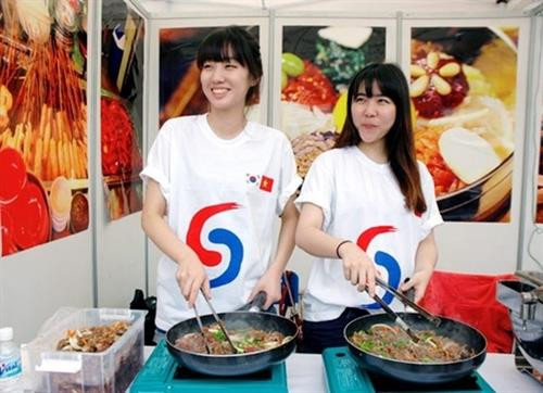 2016年越韩饮食与文化节期间的活动。（图片来源：因特网）