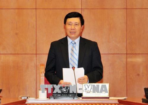 范平明在会上发表讲话。（图片来源：越通社）