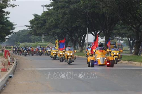 南圻起义自行车赛事首次经过柬埔寨金边。图自越通社 南圻起义自行车赛事首次经过柬埔寨金边。图自越通社