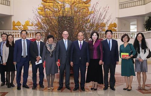 越南政府总理阮春福会见国际货币基金组织驻越办事处首席代表。（图片来源：越通社）