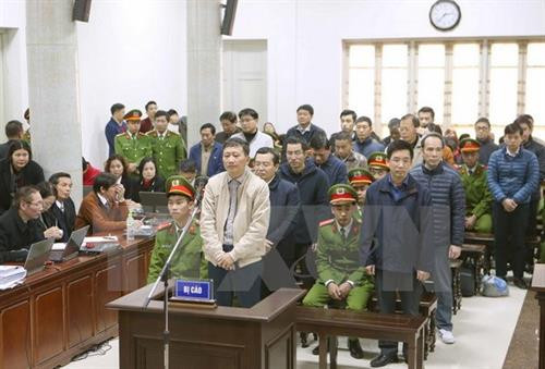 郑春青及其同案犯。（图片来源：越通社）