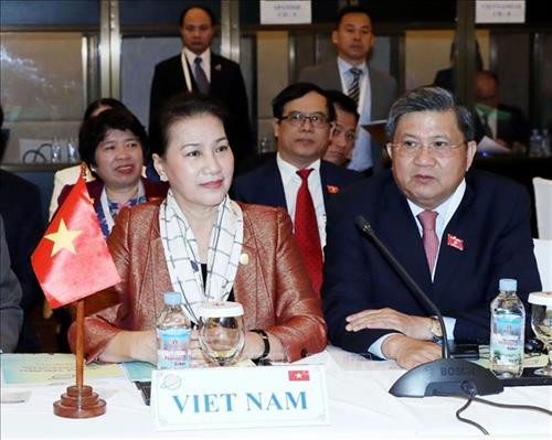 越南国会主席阮氏金银出席亚太议会论坛第27届年会闭幕式。图自越通社 越南国会主席阮氏金银出席亚太议会论坛第27届年会闭幕式。图自越通社