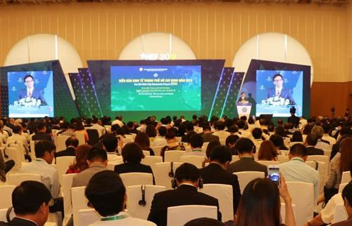 论坛场景。图自越通社 论坛场景。图自越通社