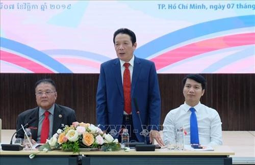 越南信息与传媒部副部长黄永宝在座谈会上发表讲话。图自越通社