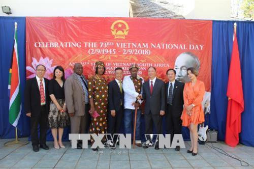 越南驻南非大使馆隆重举行国庆73周年和越南与南非建交25周年纪念典 图自越通社