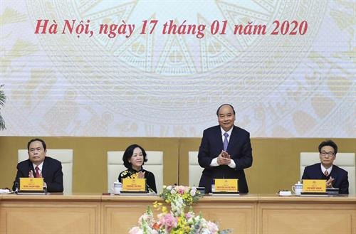 越南政府总理阮春福发表讲话。图自越通社 越南政府总理阮春福发表讲话。图自越通社