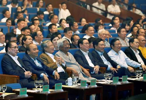 出席活动的各位领导代表。图自越通社 出席活动的各位领导代表。图自越通社