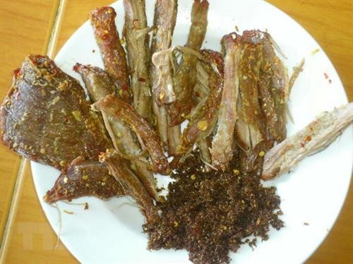 一晒牛肉——越南“火炉”西原地区的土产 ảnh 1