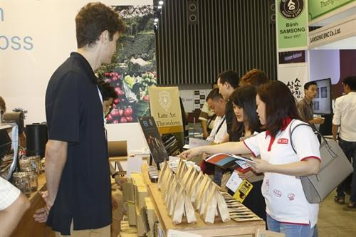 越南国际咖啡展吸引国内外100多家企业参展。(图片来源:越通社) 越南国际咖啡展吸引国内外100多家企业参展。(图片来源:越通社)