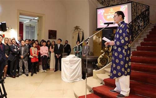 越南驻比利时大使、越南驻欧盟使团团长武英光在活动上发表讲话。图自越通社