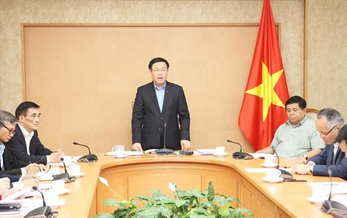 王廷惠在会上发表讲话。(图片来源:越通社) 王廷惠在会上发表讲话。(图片来源:越通社)