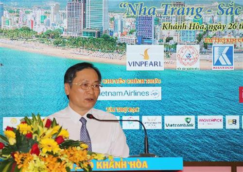 庆和省人民委员会副主席、庆和省芽庄海洋节组委会副主任阮得才在会上发言。图自越通社