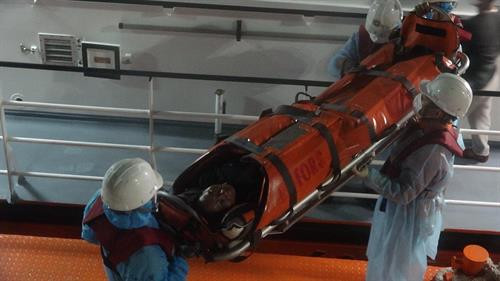 广义省QNa 92792 TS号渔船上一名出生于1968年的渔民突发高血压。图自互联网 广义省QNa 92792 TS号渔船上一名出生于1968年的渔民突发高血压。图自互联网