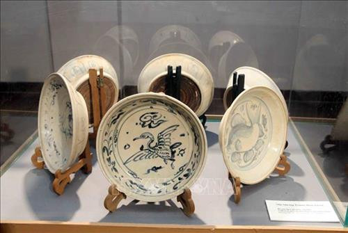 “昔日陶瓷之美”艺术展展出的作品。图自越通社