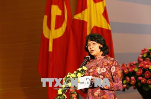 越南国家副主席邓氏玉盛发表讲话。(图片来源:越通社) 越南国家副主席邓氏玉盛发表讲话。(图片来源:越通社)