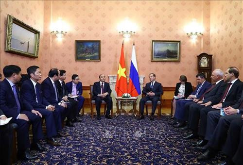 越南政府总理阮春福同俄罗斯总理梅德韦杰夫举行会谈。图自越通社