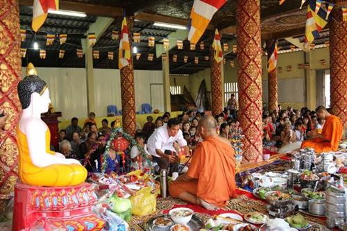 资料图:高棉族同胞过新年。(图片来源于互联网) 资料图:高棉族同胞过新年。(图片来源于互联网)