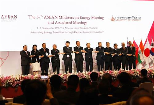 第37届东盟能源部长会议和相关会议在泰国举行。图自越通社