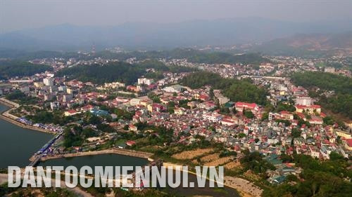 奠边府市力争到2020年成为二线城市。记者 黄河 摄 奠边府市推进发展文化旅游和社区旅游,有助于提高各旅游文化村的少数民族同胞的收入。记者 黄河 摄 奠边府市力争到2020年成为二线城市。记者 黄河 摄 奠边府市推进发展文化旅游和社区旅游,有助于提高各旅游文化村的少数民族同胞的收入。记者 黄河 摄